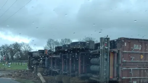 Au Bignon-du-Maine, il perd le contrôle de son camion